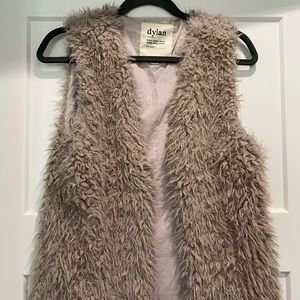 Women’s fur vest gray